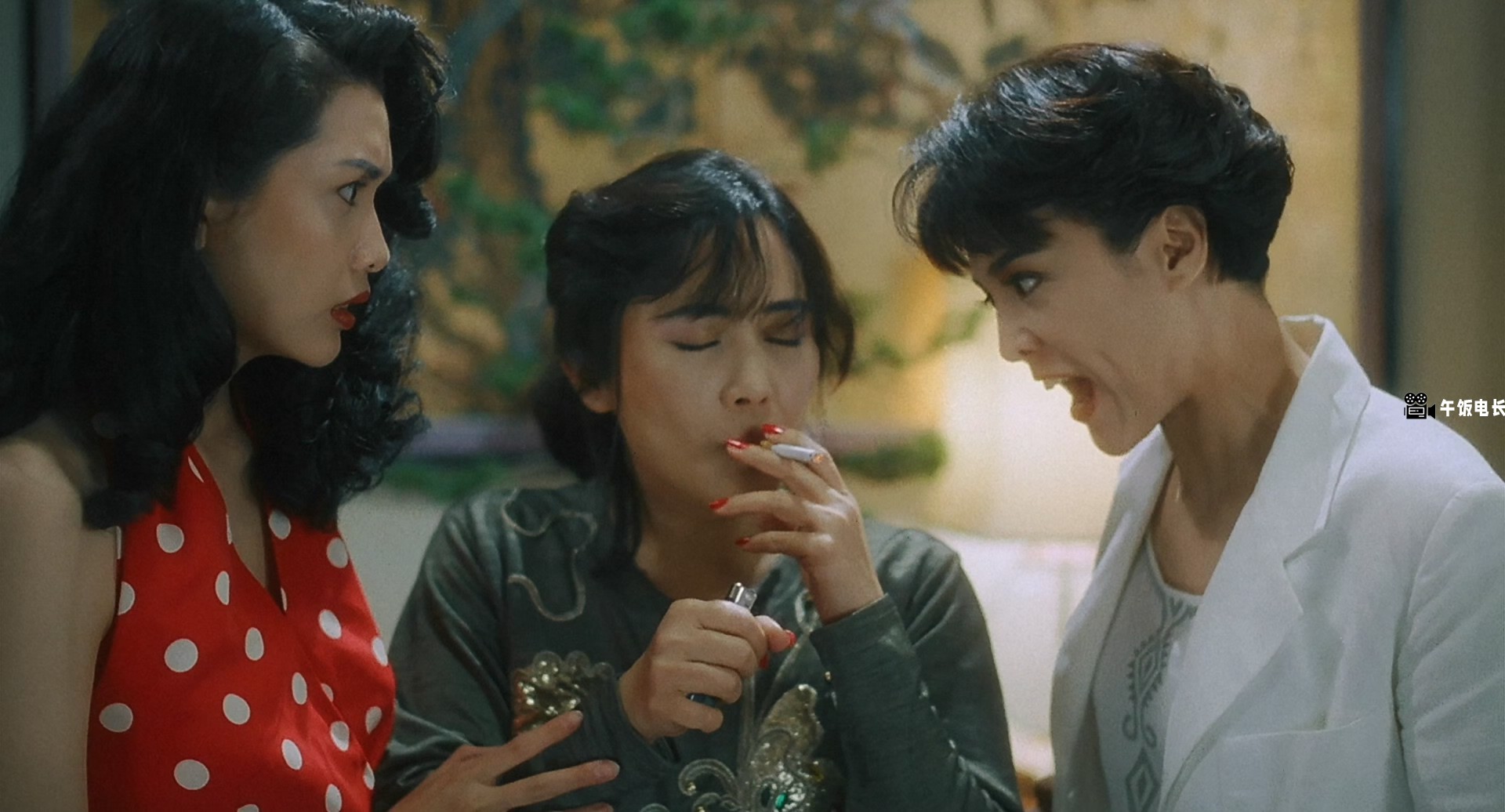 喷火女郎[国粤语中英字幕].She.Starts.the.Fire.1992.1080p.BluRay.x265.10bit.FLAC.2.jpg