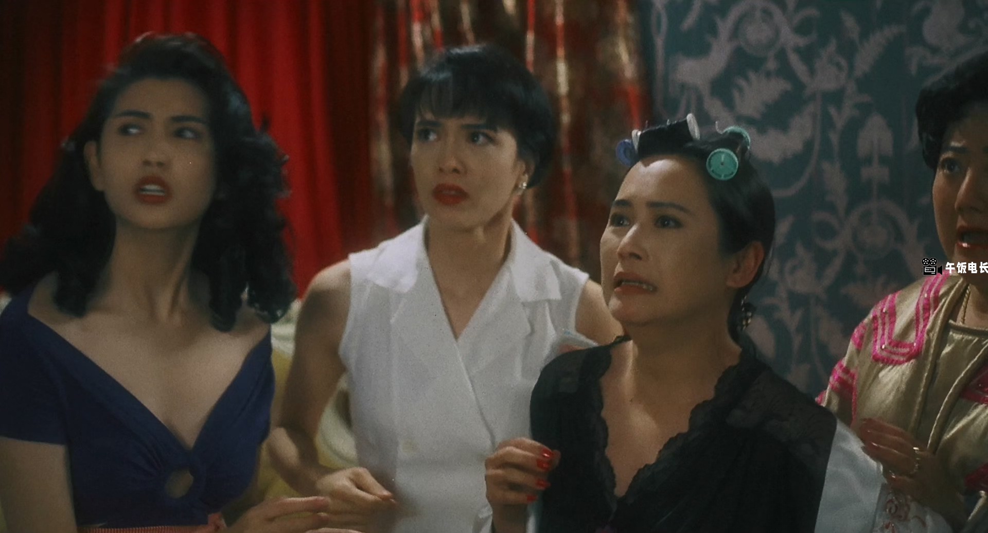 喷火女郎[国粤语中英字幕].She.Starts.the.Fire.1992.1080p.BluRay.x265.10bit.FLAC.2.jpg